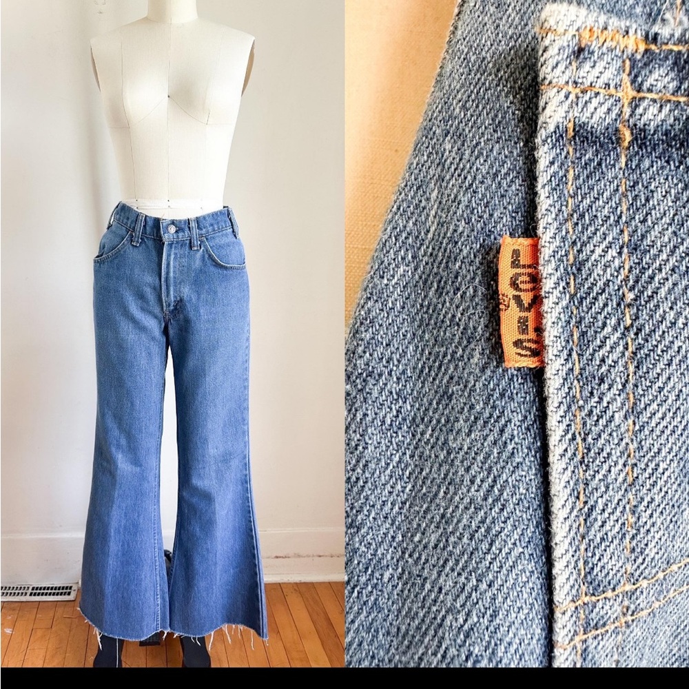 LEVI's vintage blue flare boot cut jeans. Waist 29